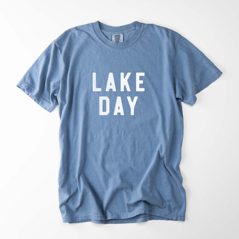 a lake day tee in blue jean