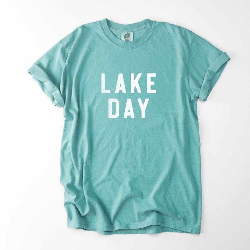 a lake day tee in chalky mint