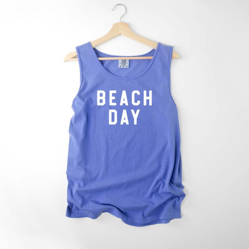 a beach day tank in flo blue